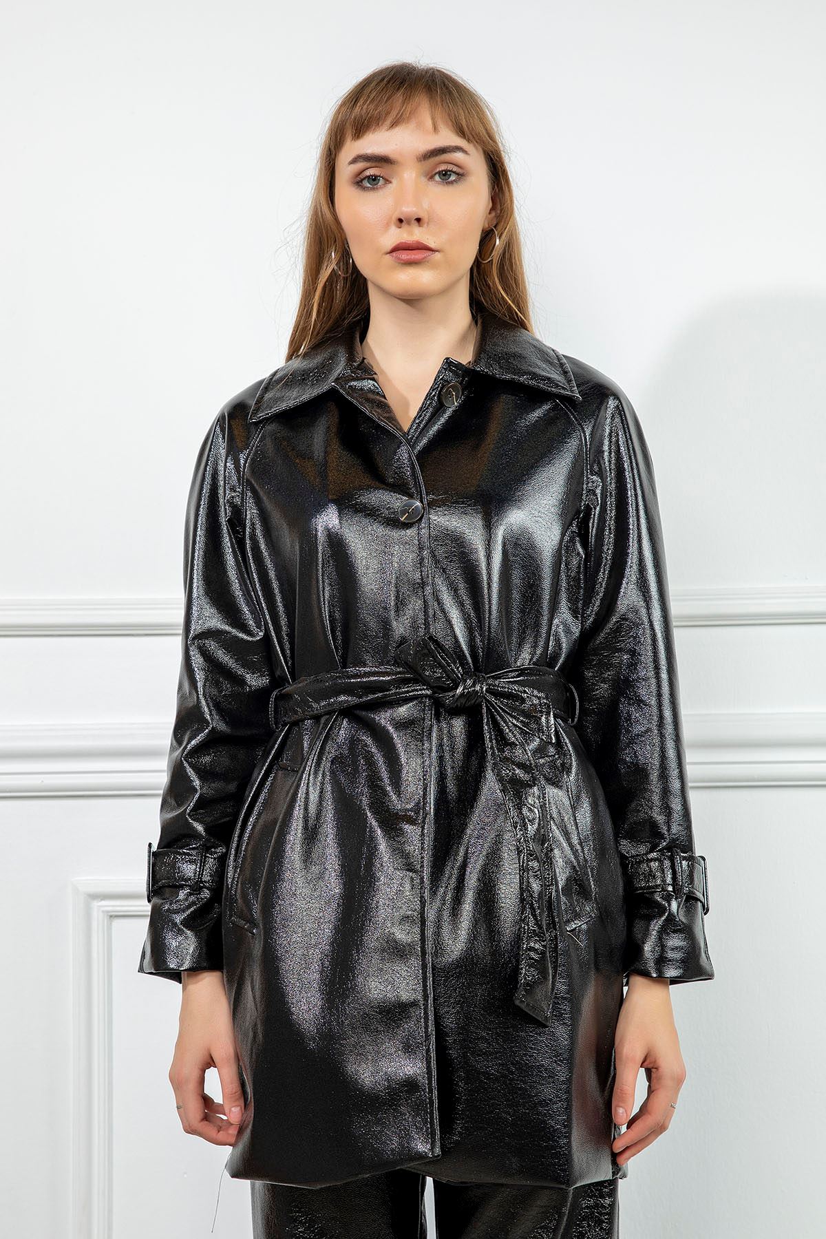 Kırışık Rugan Trençkot-Siyah