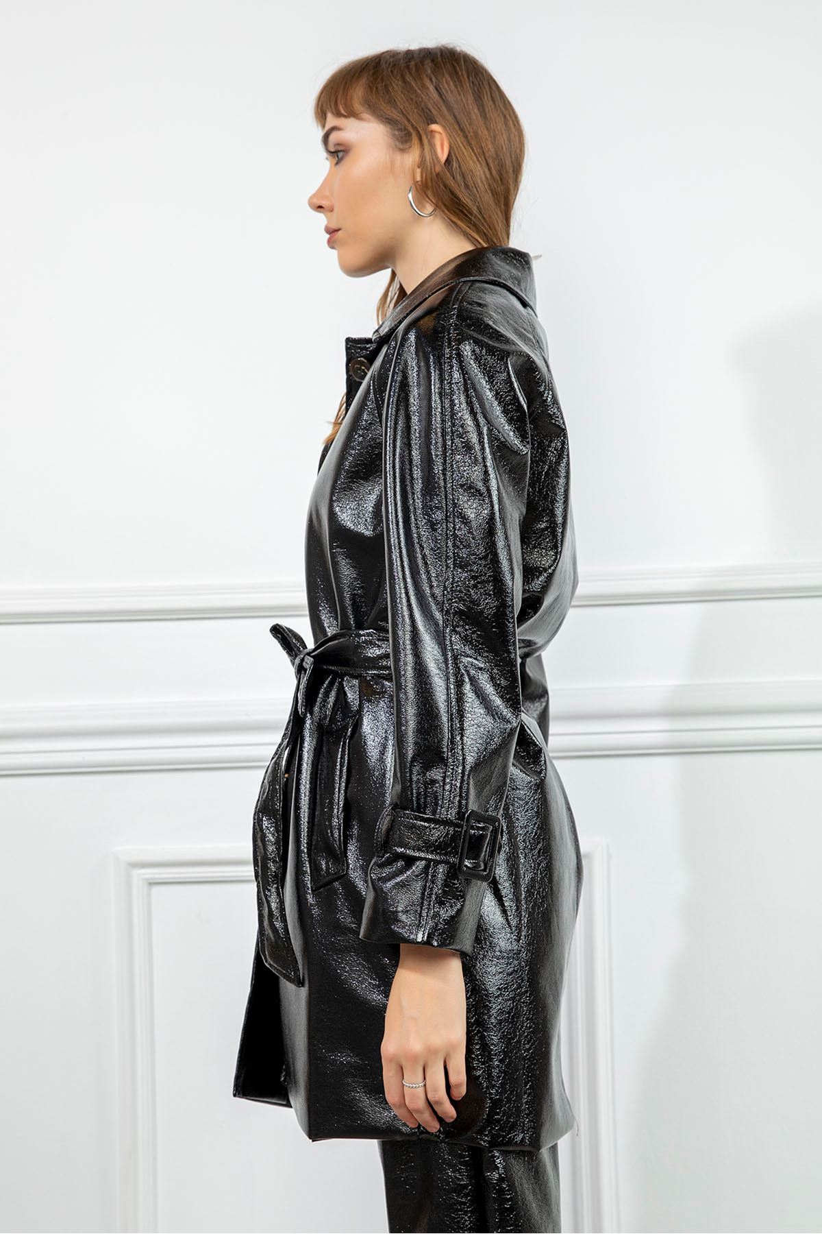 Kırışık Rugan Trençkot-Siyah