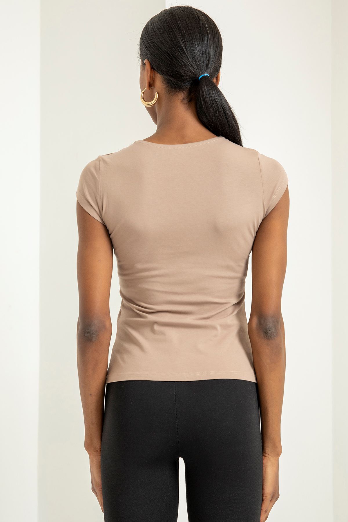 Önü Düğmeli Basic T-Shirt-Vizon