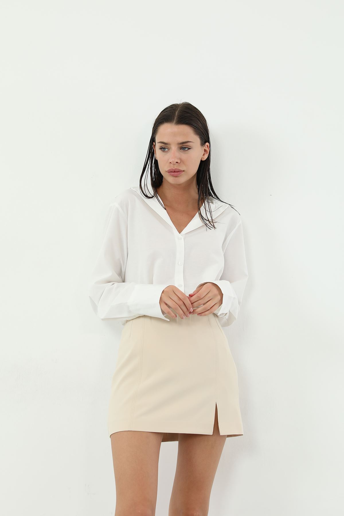 Ön Yırtmaçlı Mini Etek-Bej