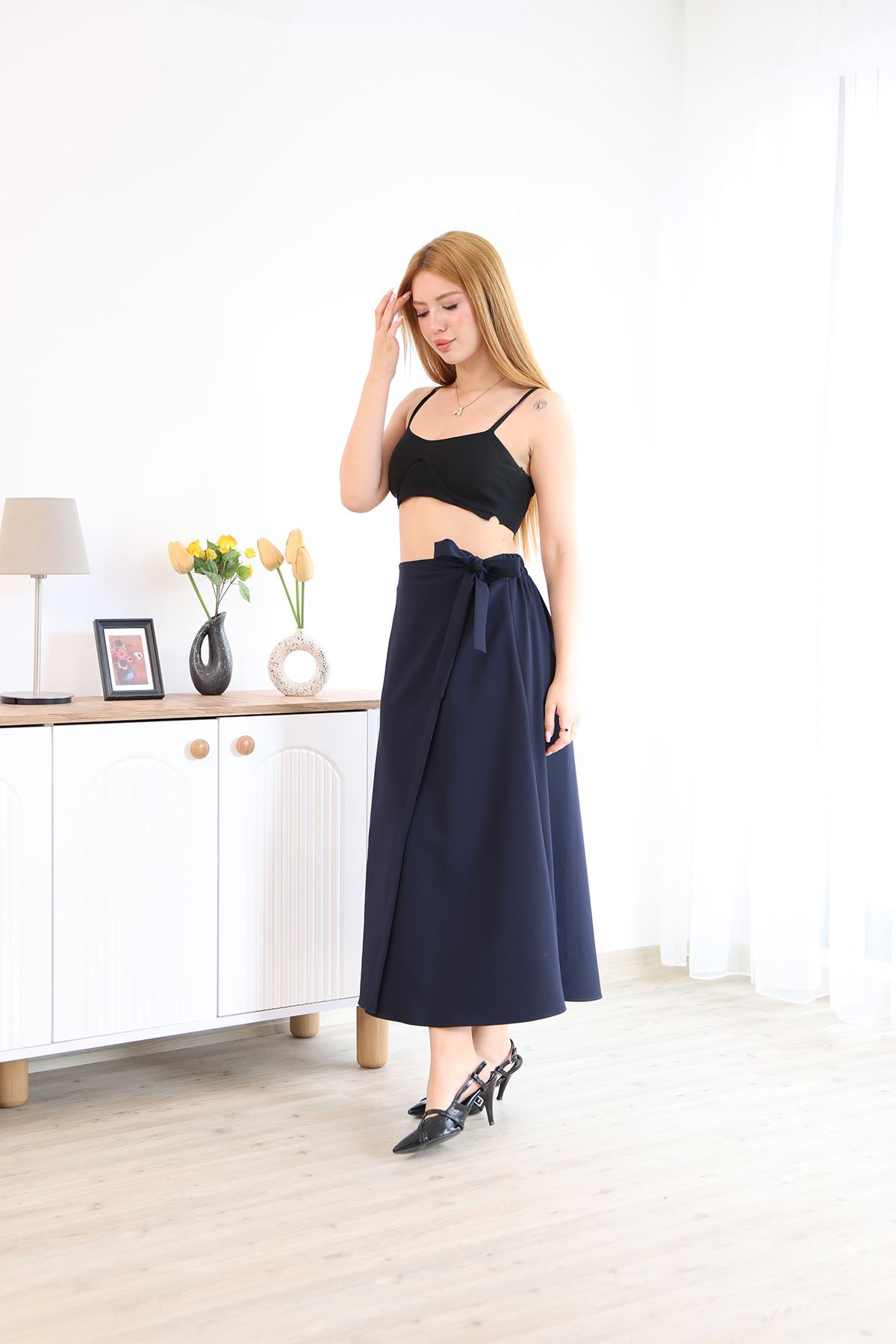 Ön Kapak Detay Atlas  Etek-Siyah