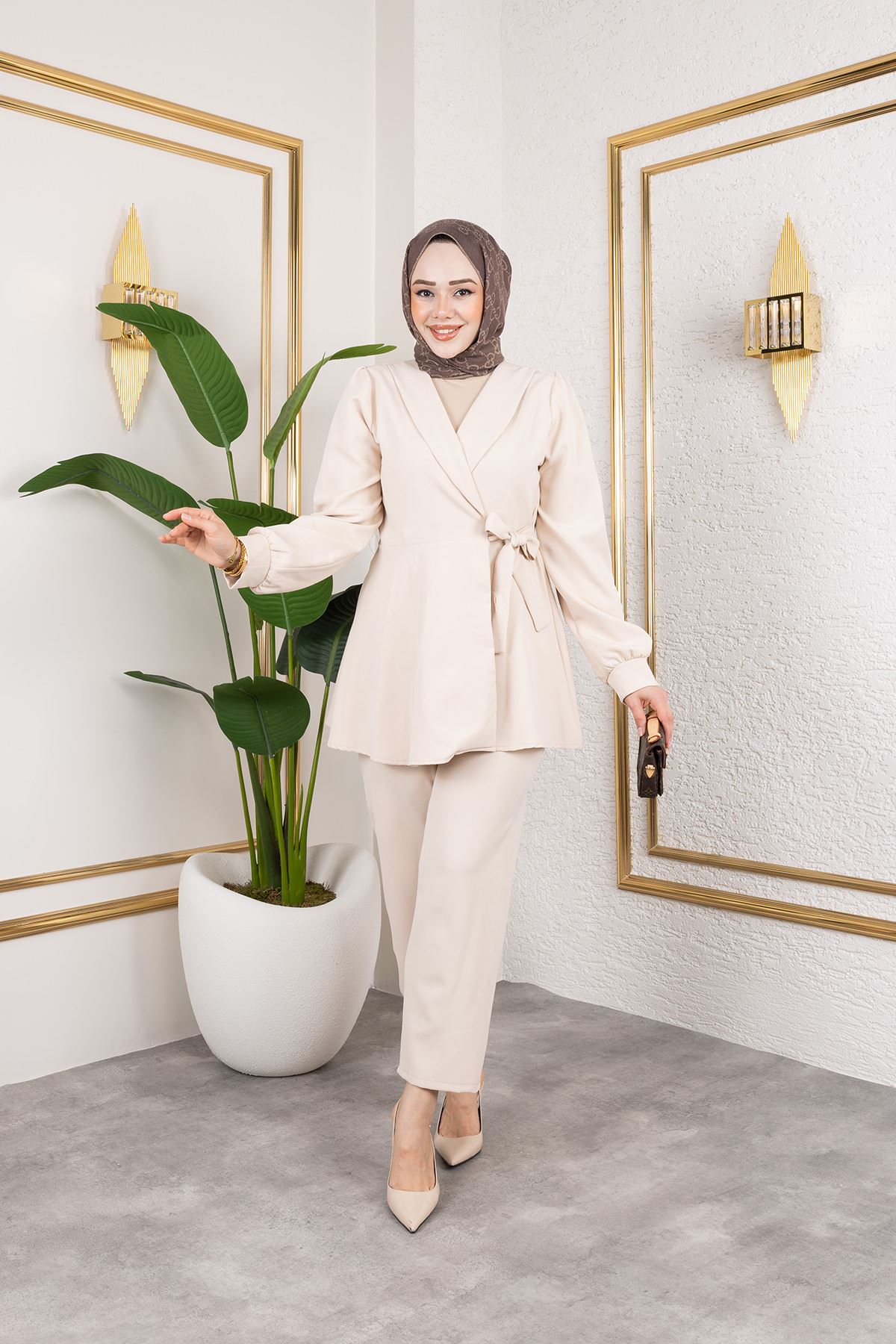 Kuşak Detay Ceketli Takım-Krem