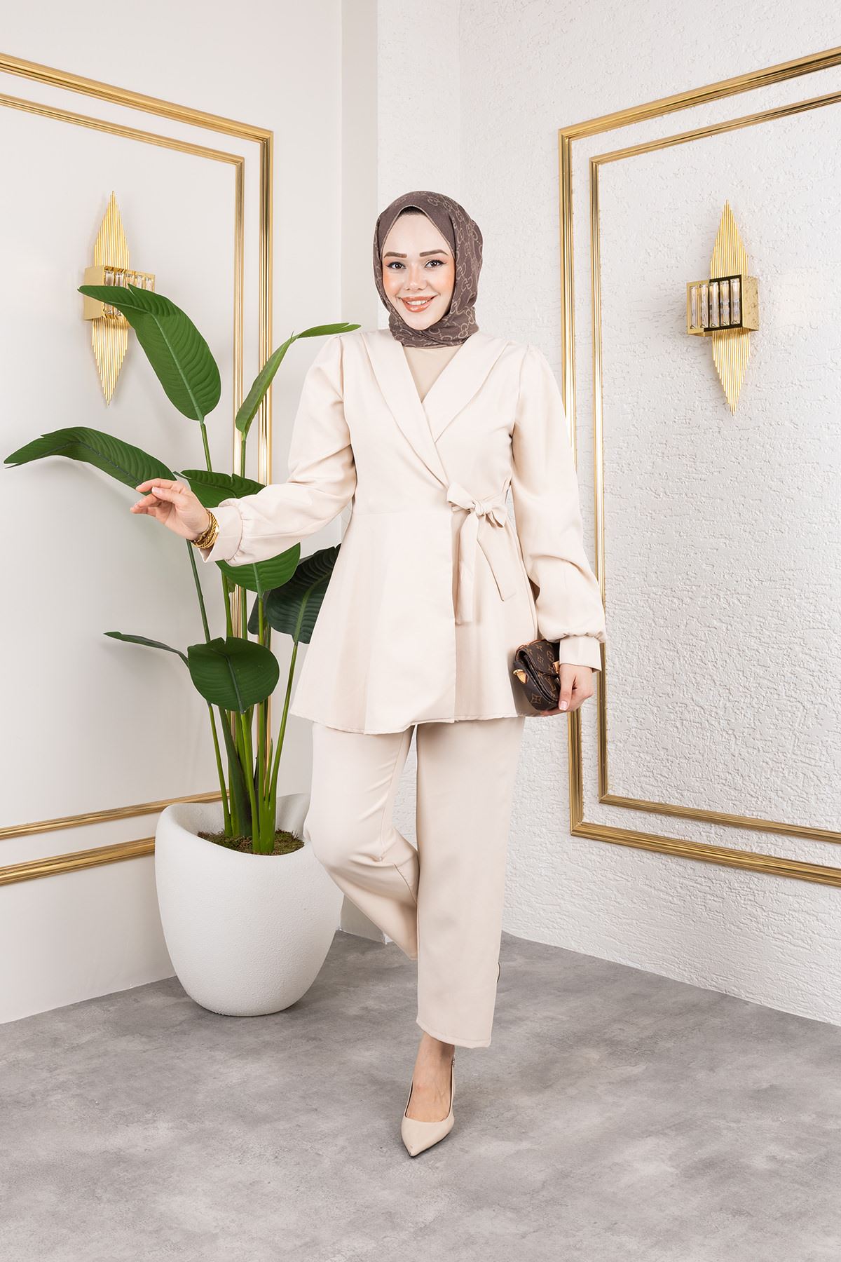 Kuşak Detay Ceketli Takım-Krem