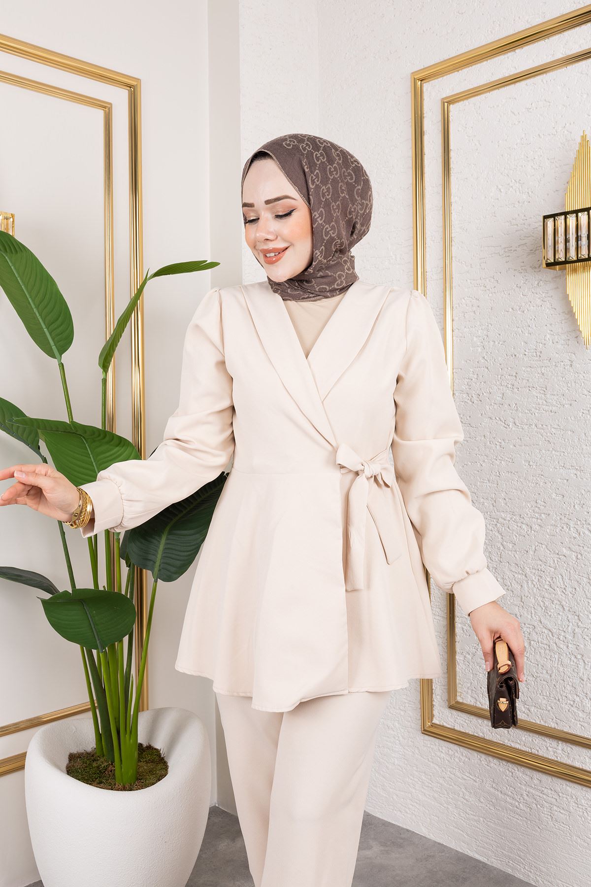 Kuşak Detay Ceketli Takım-Krem