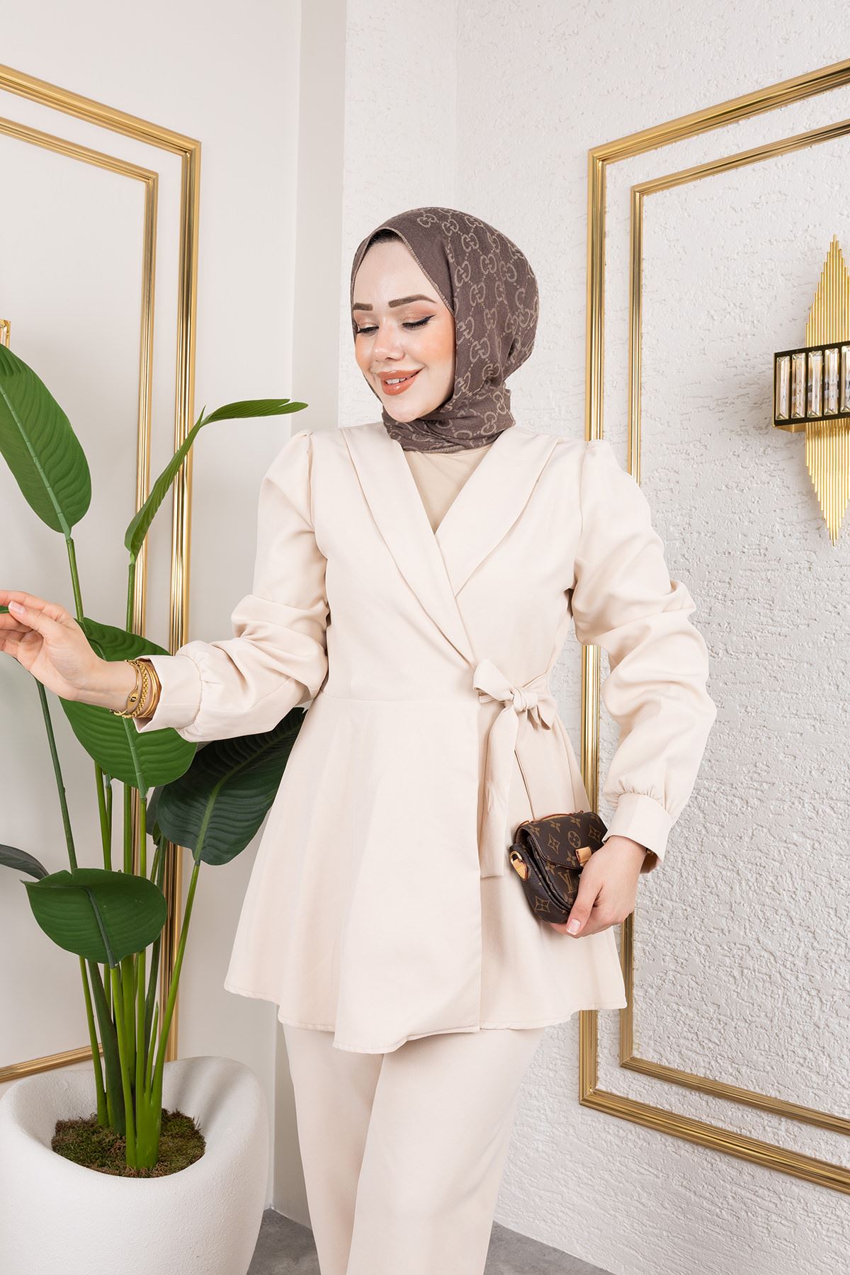 Kuşak Detay Ceketli Takım-Krem