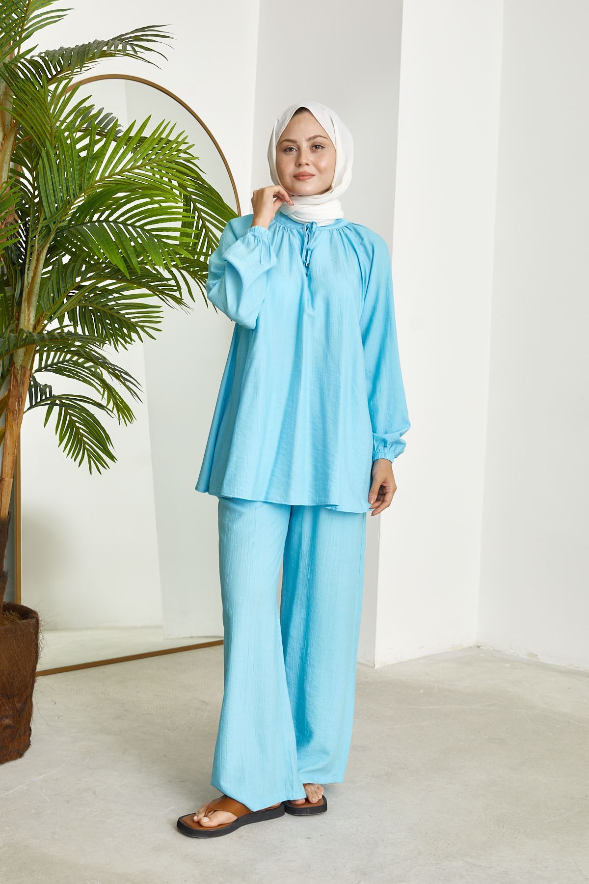 Yaka Biriit Detay Pantolonlu Takım-Bebe Mavisi