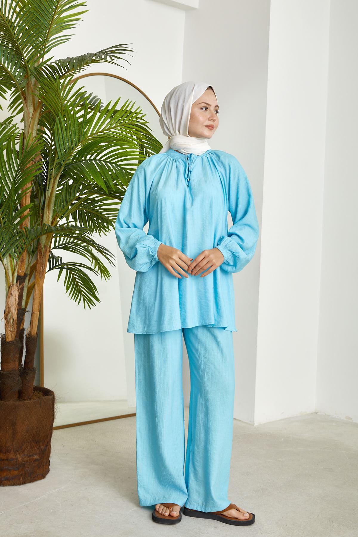 Yaka Biriit Detay Pantolonlu Takım-Bebe Mavisi