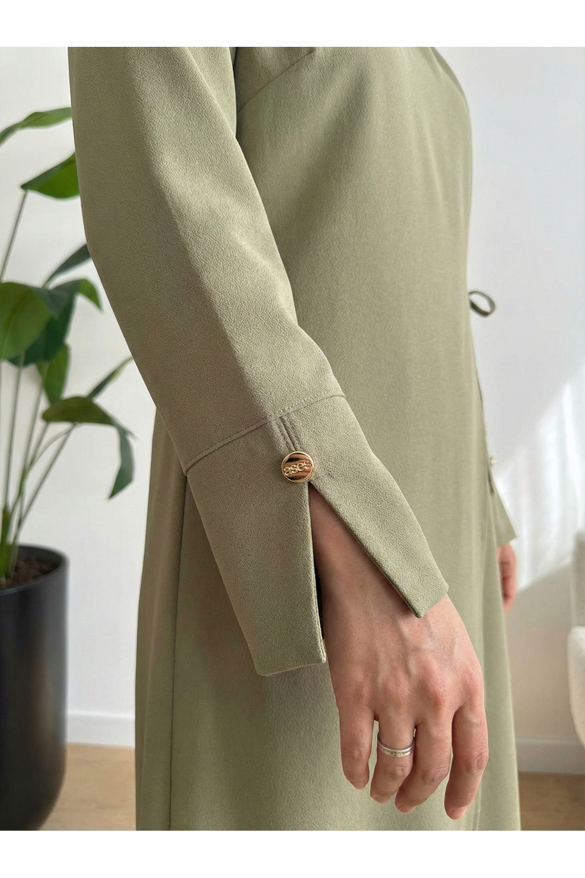 Omuz Ve Manşet Detaylı Elbise-Açık Haki