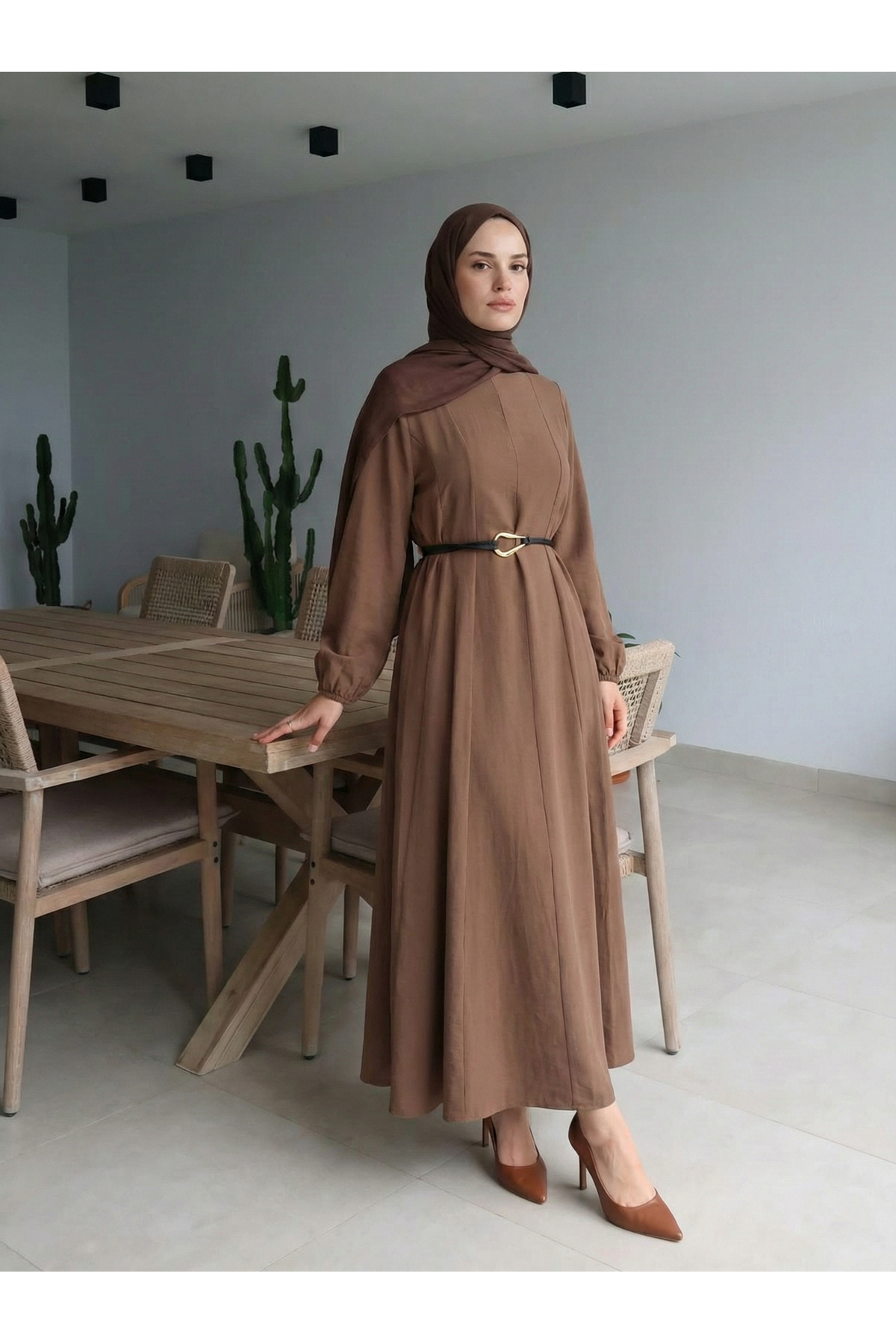 Parçalı Toka Detay Elbise-Kahve