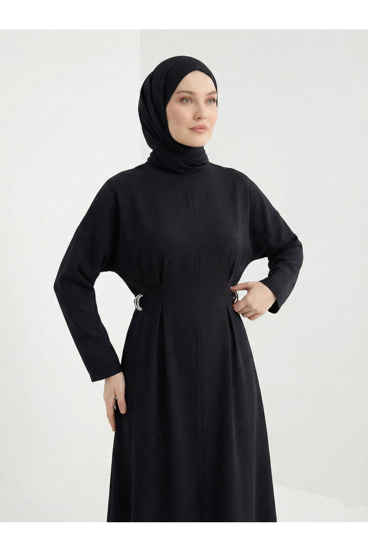 Kuşak Aksesuarlı Elbise-Siyah