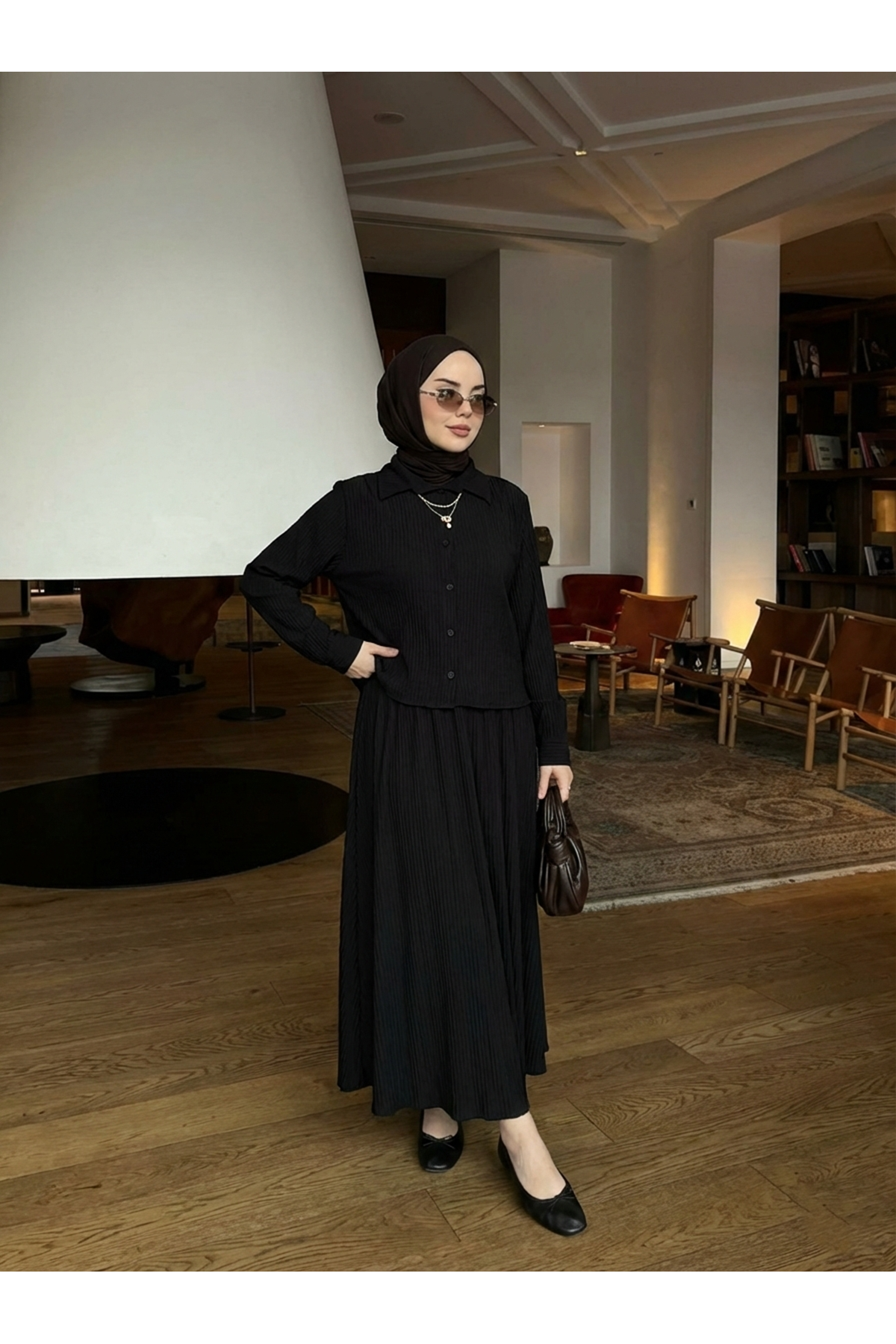 Omuz Pile Detay Etekli Takım-Siyah