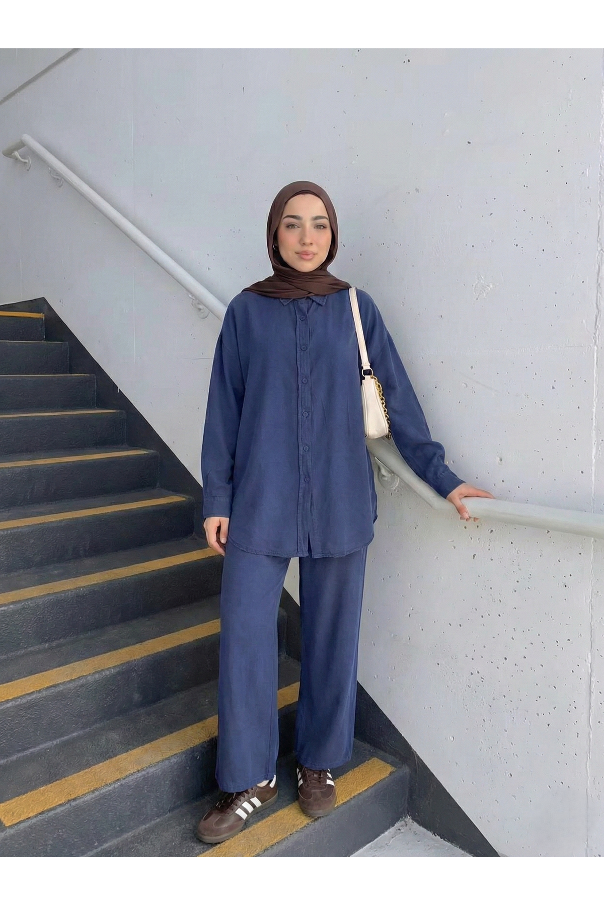 Arka Roba Detay Pantolonlu Takım-Lacivert