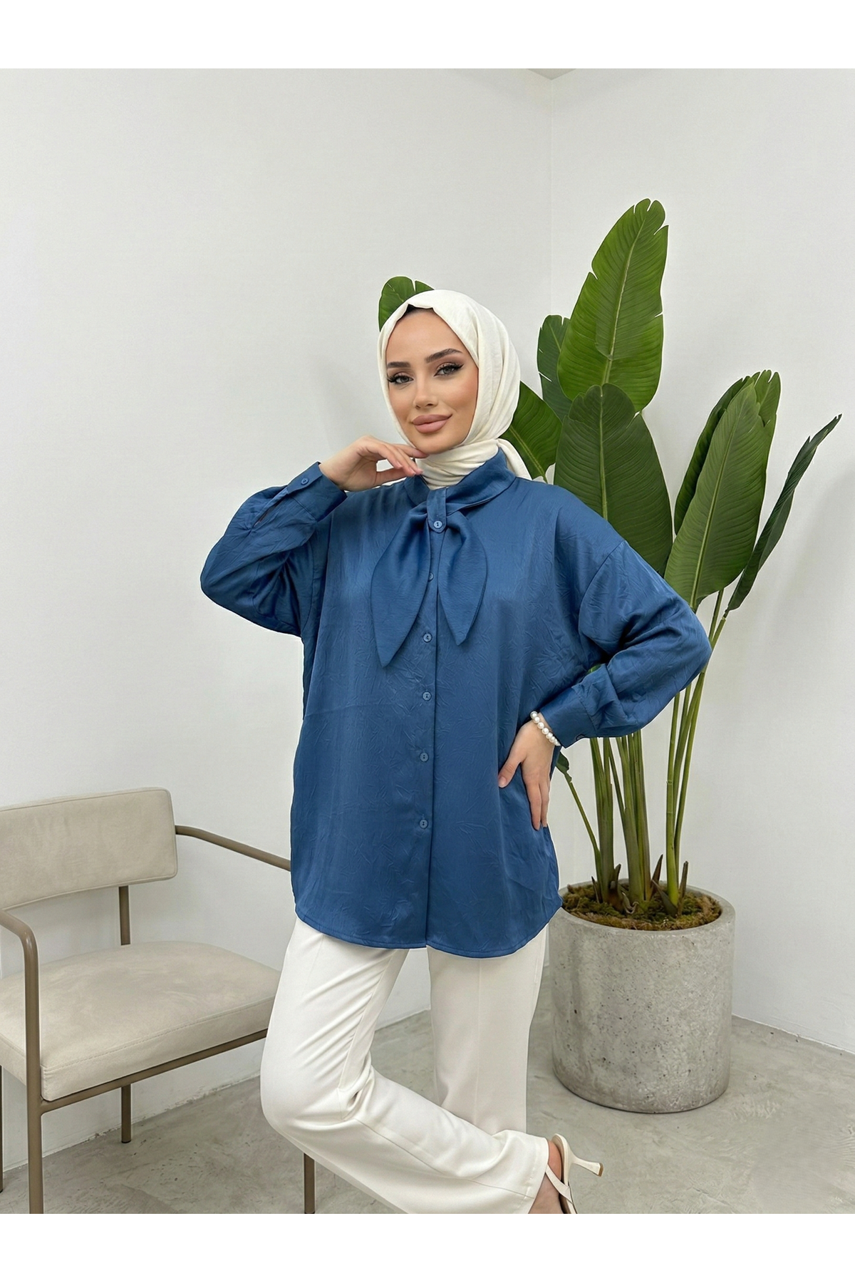 Yaka Detay Saten Tunik-Petrol Mavisi
