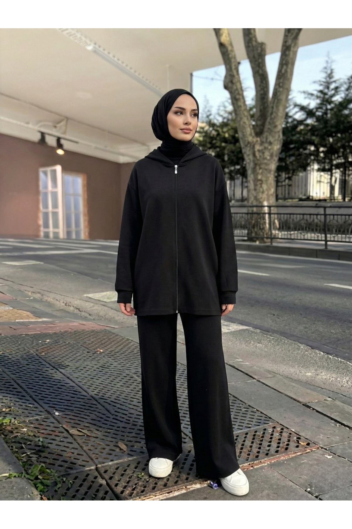 Kapşon Detay Fermuarlı Hırka-Siyah