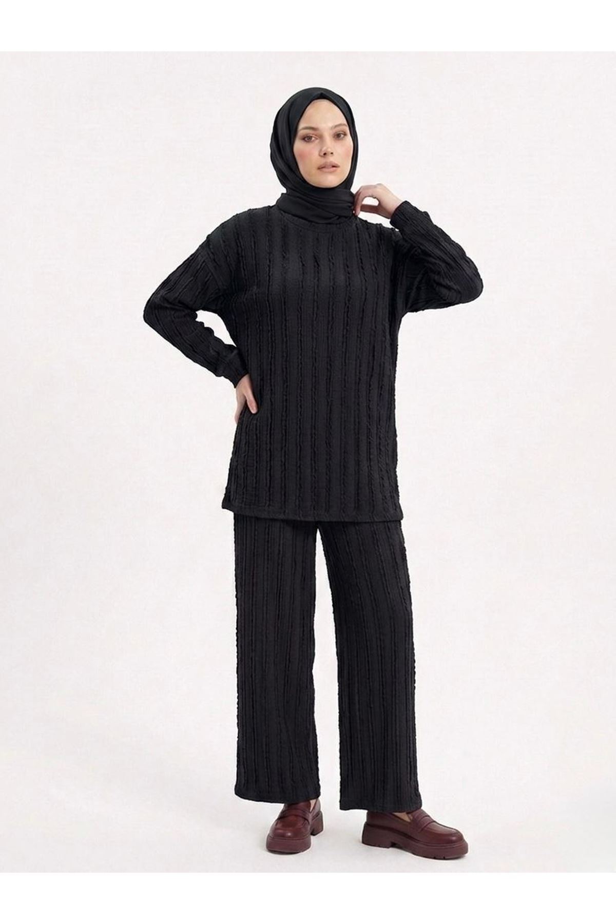 Pilise Dokulu Kemerli Pantolonlu Takım-Siyah