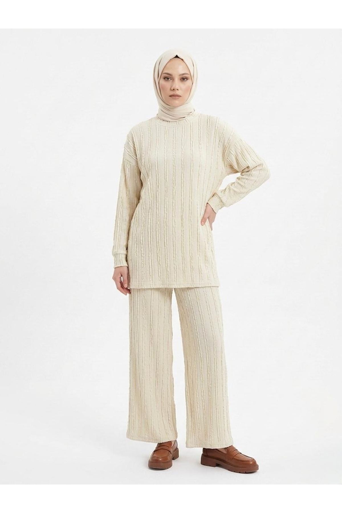 Pilise Dokulu Kemerli Pantolonlu Takım-Taş