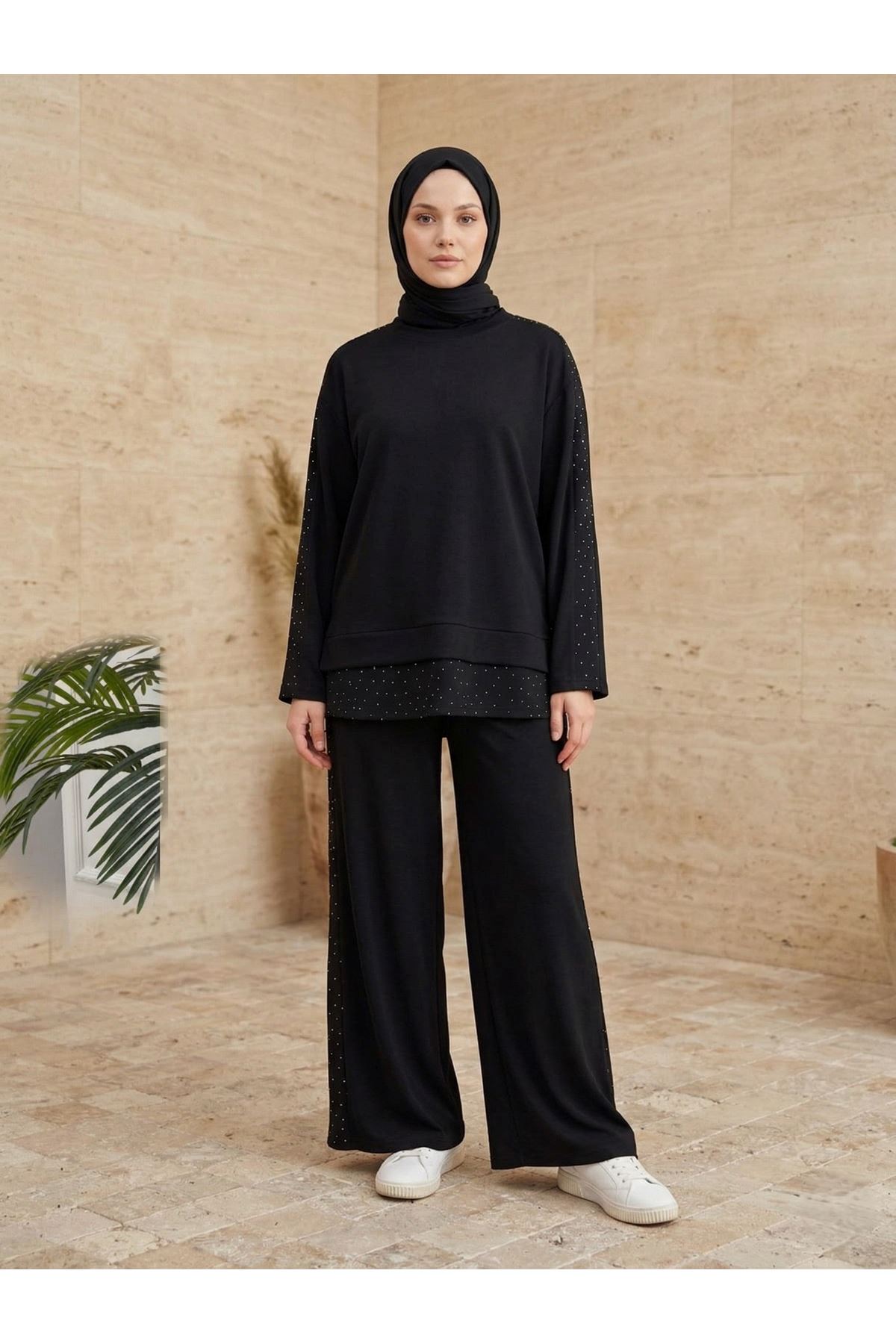 Taş Garnili Pantolonlu Takım-Siyah