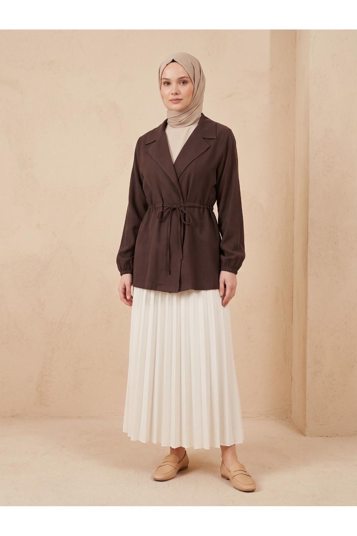 Beli Tünelli Kol Lastik Ceket-Kahve