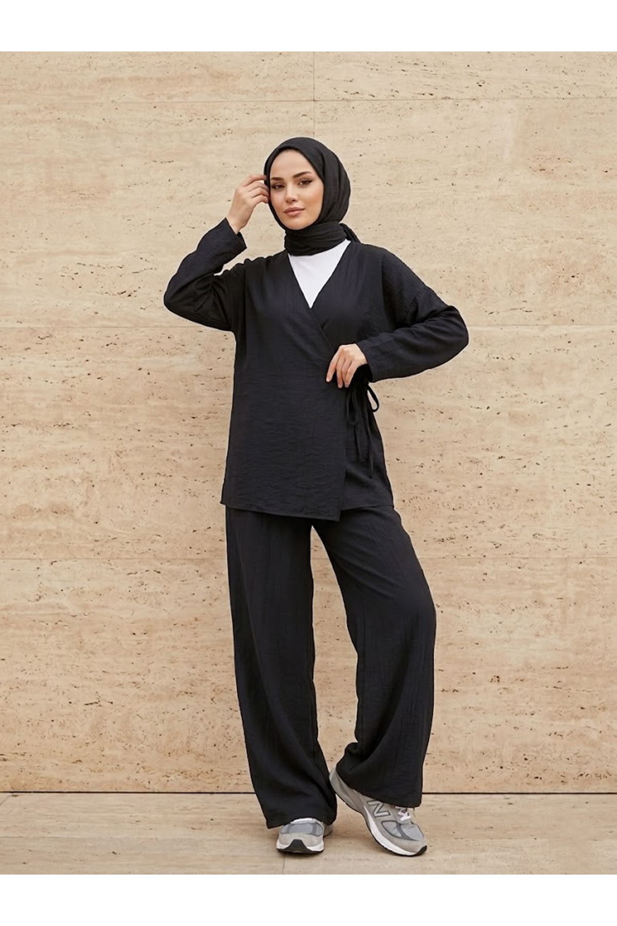 Yan Bağlamalı Çilek Takım-Siyah