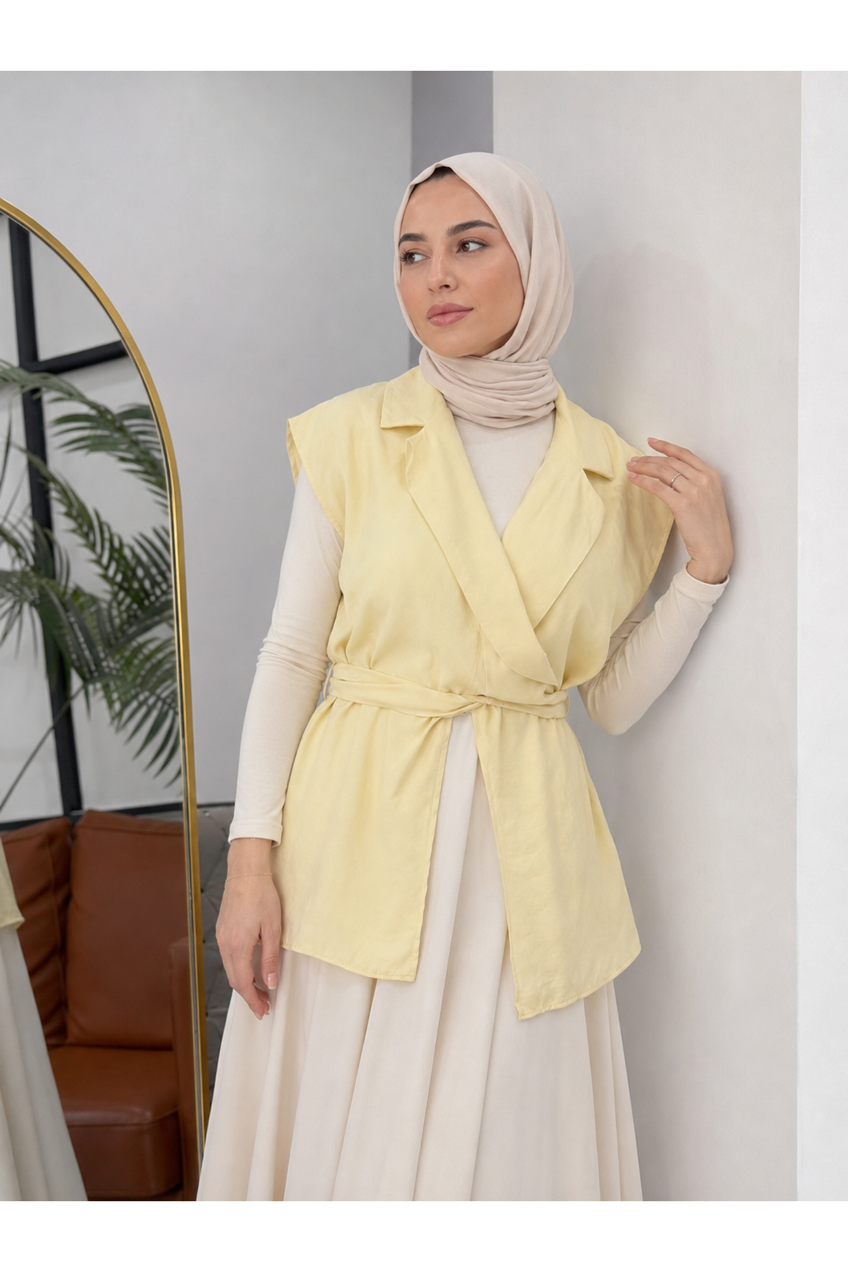 Yaka Bağlamalı Yelek-Sarı