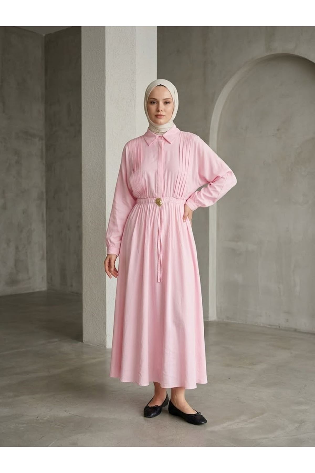 Bel Lastik Yarım Pat Aksesuar Detay Elbise-Pembe