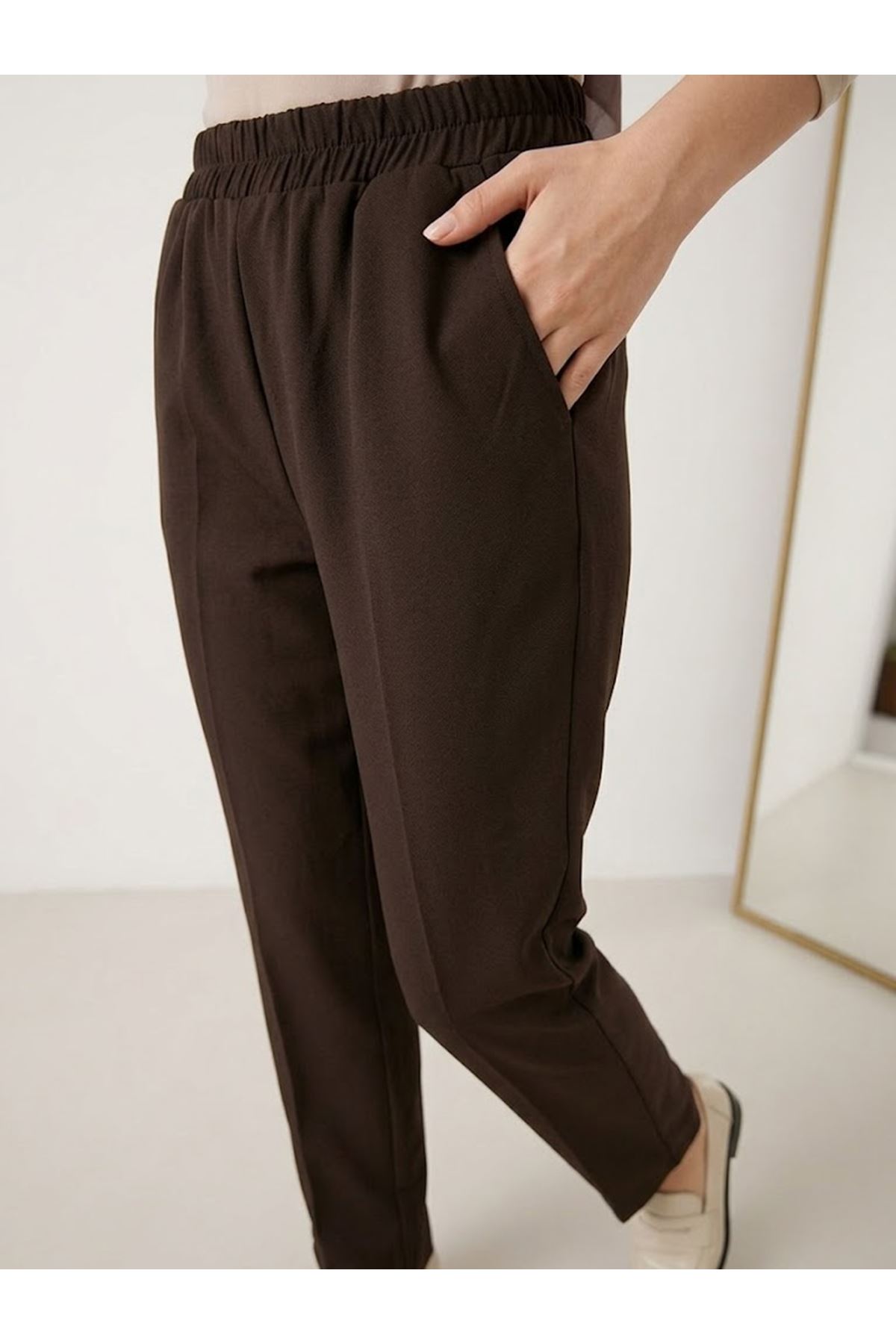 Bel Lastik Düz Paça Pantolon-Kahve