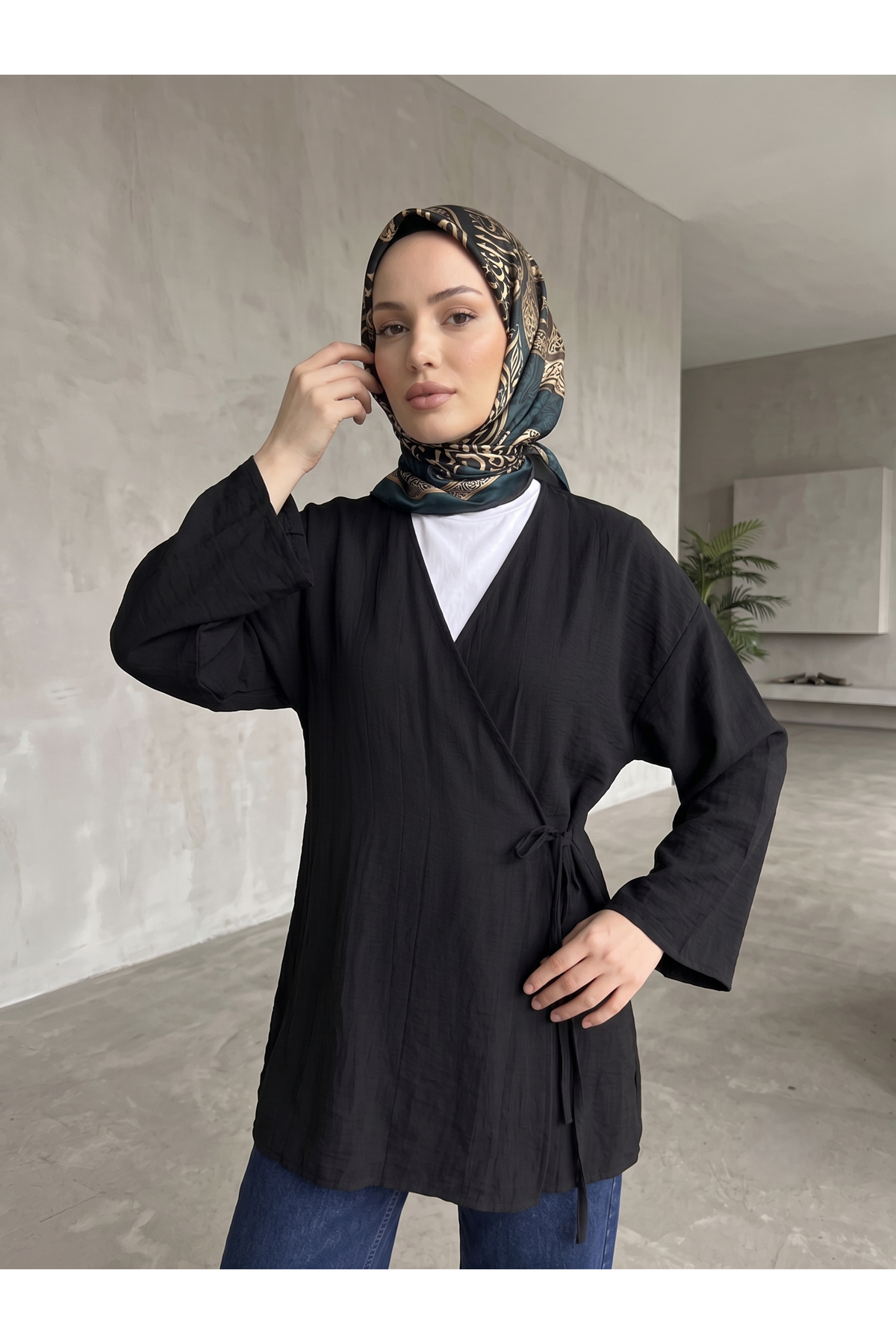 Yan Bağlamalı Çilek Tunik-Siyah