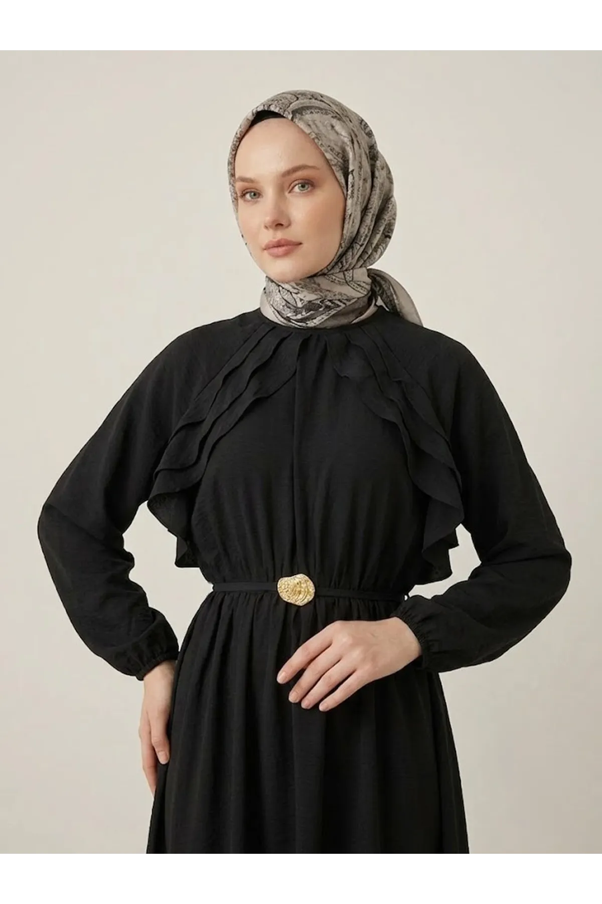 Fırfır Detay Elbise-Siyah