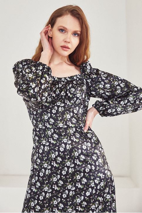 Çiçek Desen Saten Elbise-Siyah