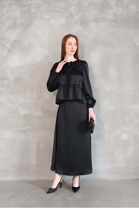 Yaka Biye Detay Etekli Takım-Siyah