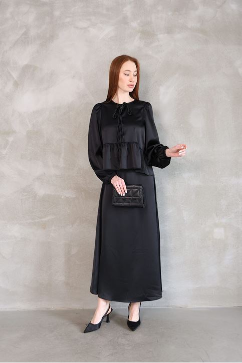 Yaka Biye Detay Etekli Takım-Siyah