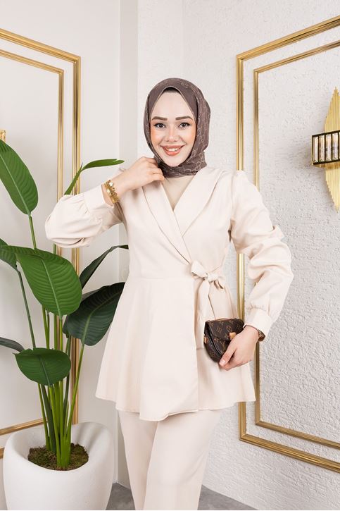 Kuşak Detay Ceketli Takım-Krem