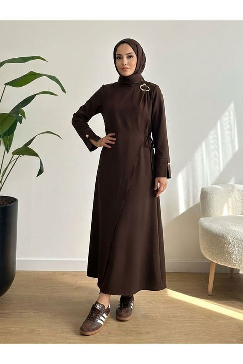 Omuz Ve Manşet Detaylı Elbise-Kahve