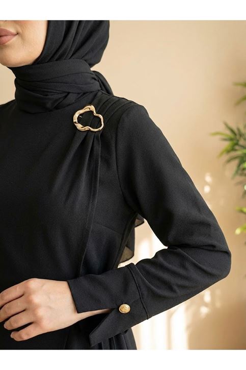 Omuz Ve Manşet Detaylı Elbise-Siyah