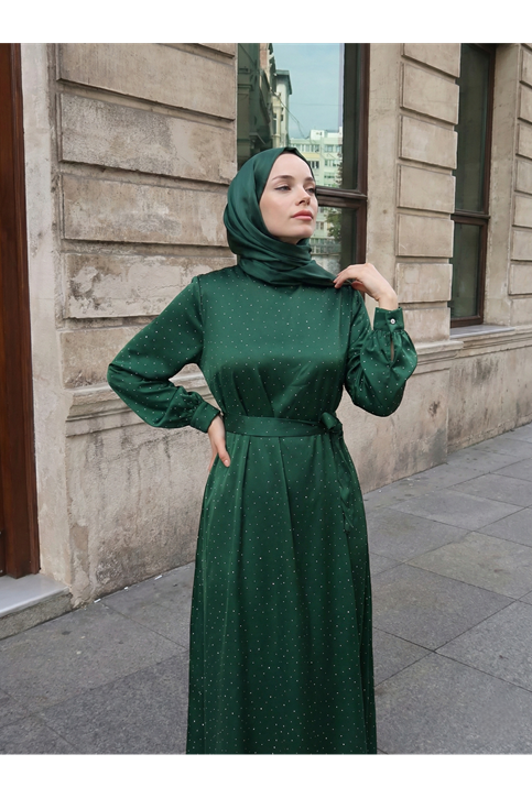 Saten Taşlı Elbise-Zümrüt Yeşili