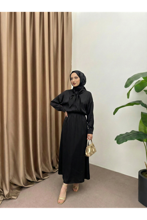 Yaka Detay Etekli Saten Takım-Siyah