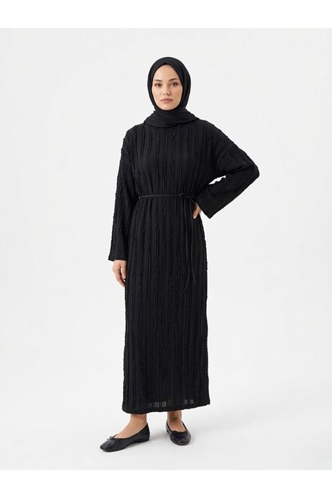 Pilise Dokulu Kemer Detay Elbise-Siyah