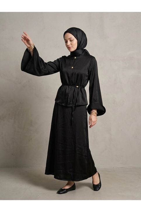 Aksesuar Detay Etekli Takım-Siyah