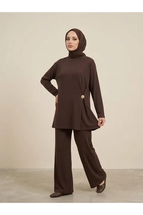Broş Detay Pantolonlu Takım-Kahve