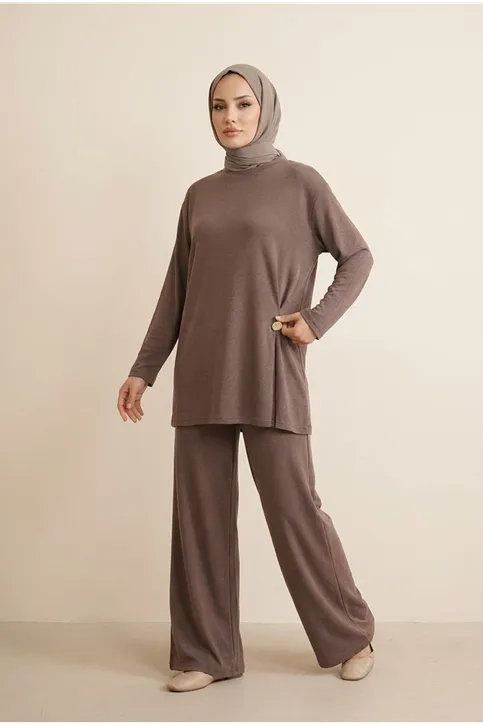 Broş Detay Pantolonlu Takım-Açık Kahve