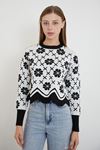 Desenli Crop Kazak-Siyah Beyaz
