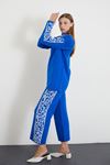 Yaka Desenli Takım-Saks